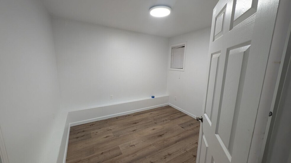Building Photo - 219 Schwerin St