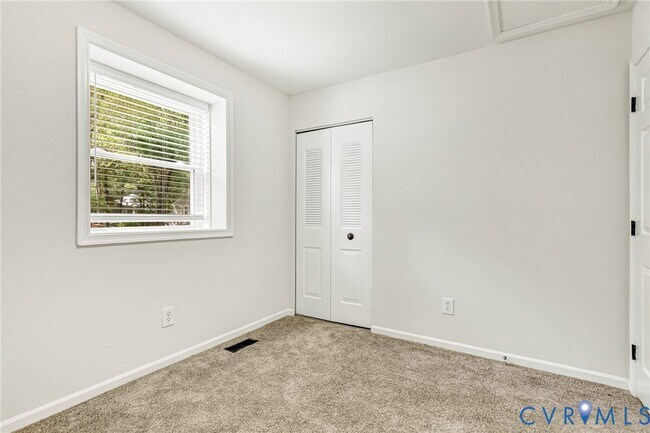 Building Photo - 9015 Covewood Rd