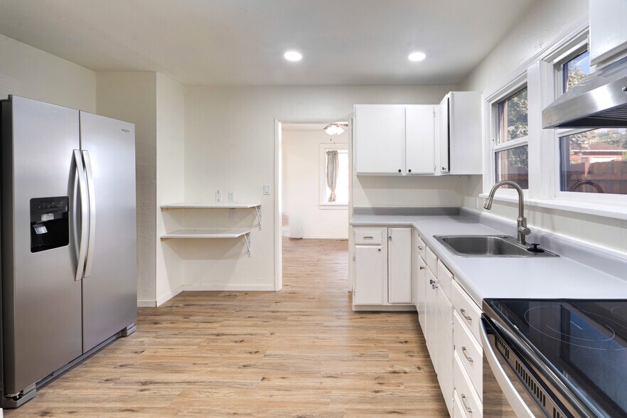 Kitchen - 2919 SE 90th Pl