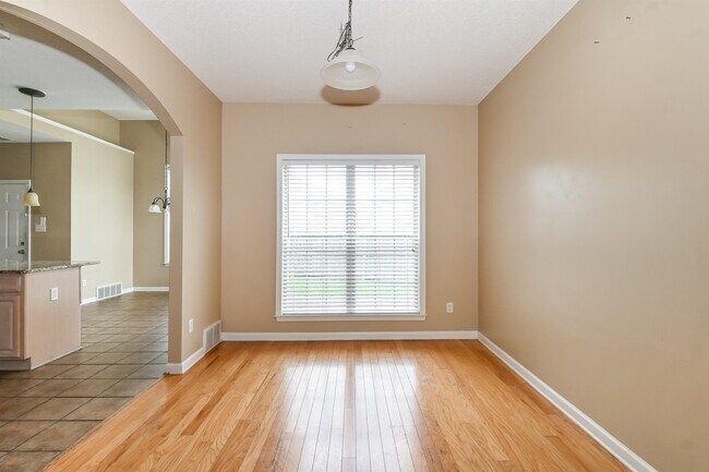 Building Photo - 1135 Hoska Cove