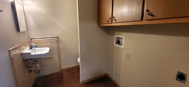 Building Photo - 3 Bedroom home in Southeast Springfield fo...