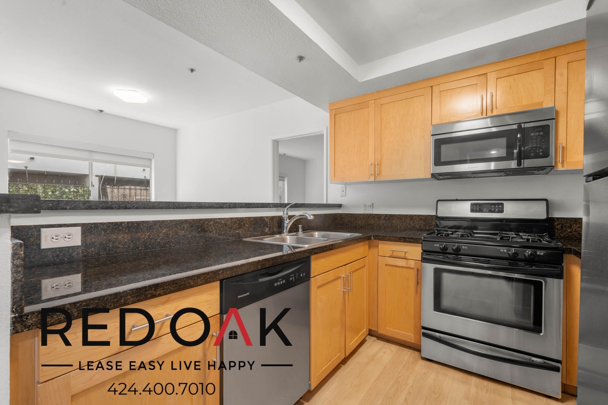 Building Photo - 939 Palm Ave