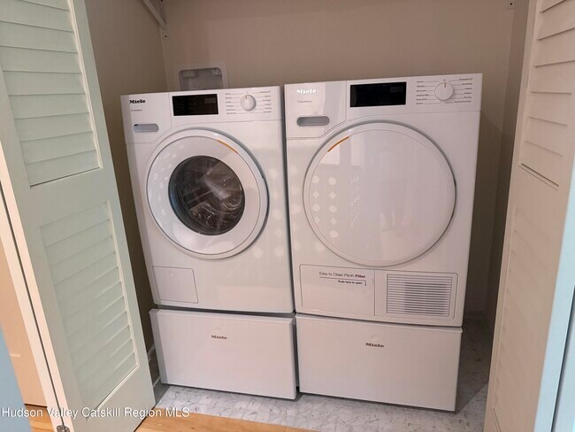 Building Photo - 25 Boggs Hill Rd