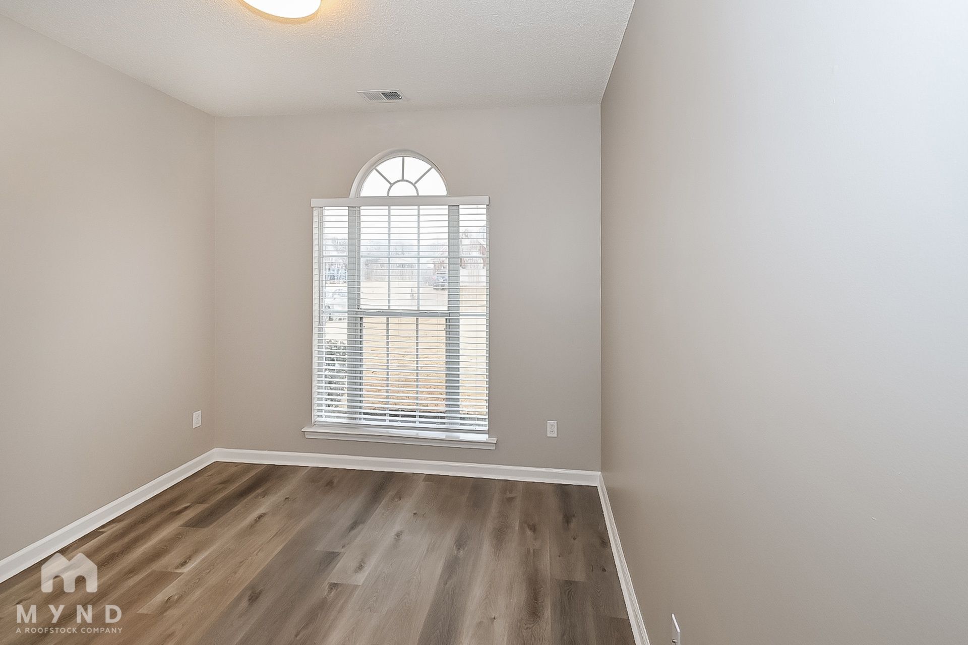 Building Photo - 1113 Deer Creek Dr