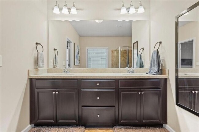 Building Photo - 821 Tramore Ct