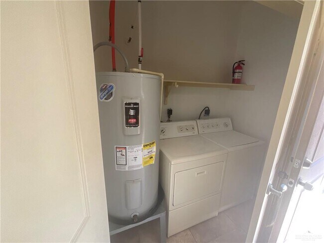 Building Photo - 19 W Garfield Ave