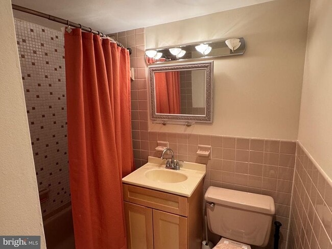 Building Photo - 1900 Lyttonsville Rd