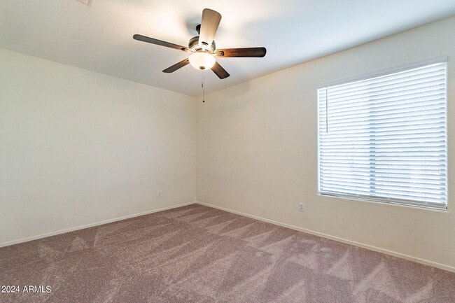 Building Photo - 1078 E Saragosa St