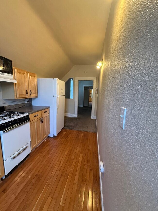 Building Photo - 1419 Lipan St