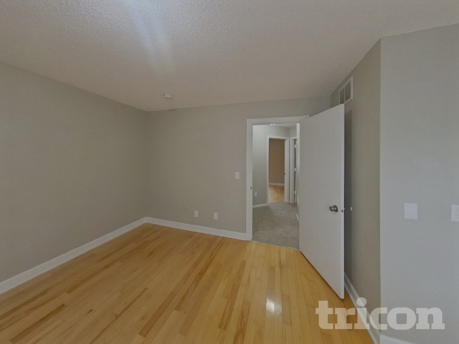 Building Photo - 2990 Payne Ave