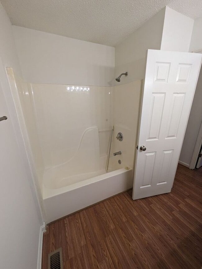 Building Photo - 3BD/2BA Single Family Home in Conover, NC!