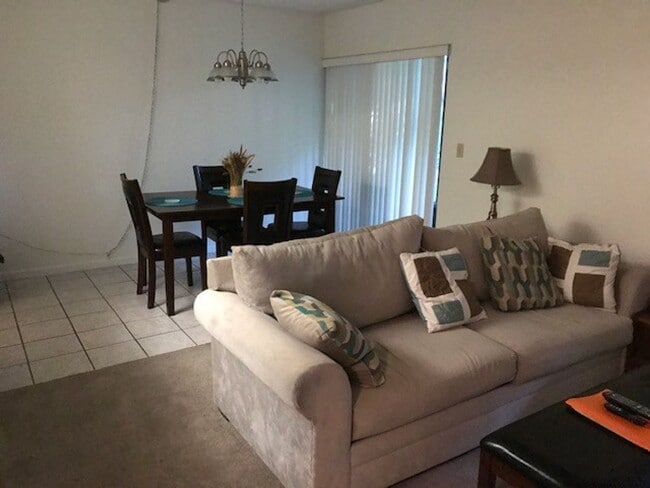Building Photo - 2 BR 2 BA CONDO FOR RENT
