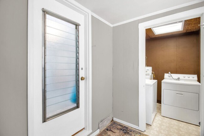 Building Photo - Cute 3 bedroom, 1 bathroom in High Point