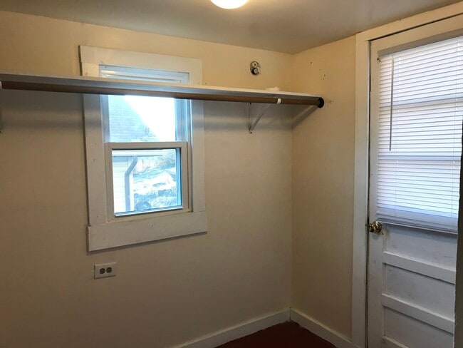 Building Photo - 1414 Wise Ave SE