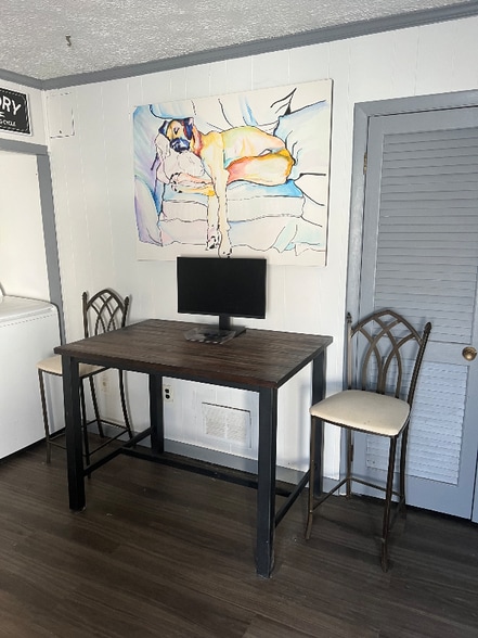 Building Photo - 9350 Canterbury Riding