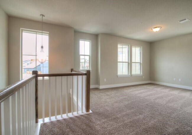 Building Photo - 7411 Pantherpaw St