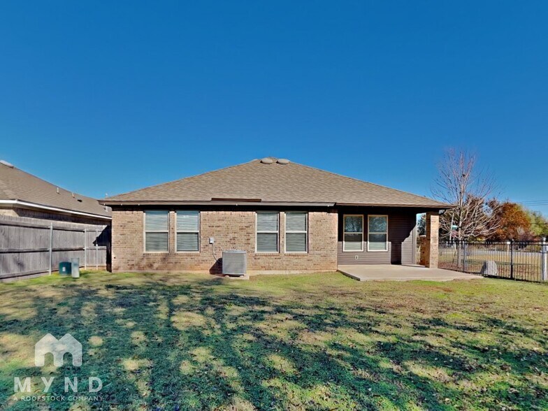 Building Photo - 10600 NW 20th St