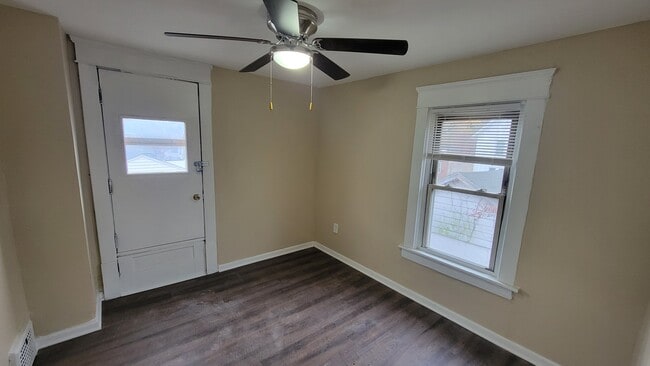 Building Photo - 431 Delmar Ave