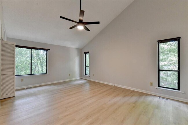 Building Photo - 5100 Forest Mist Dr