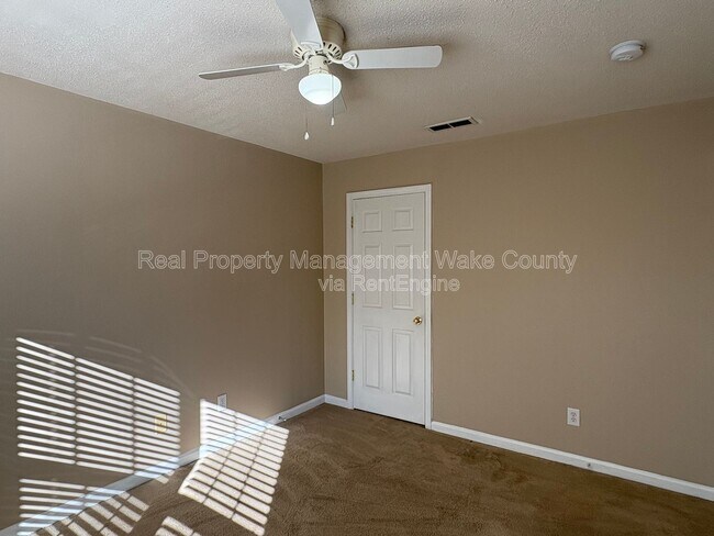 Building Photo - 504 Canyon Lake Cir