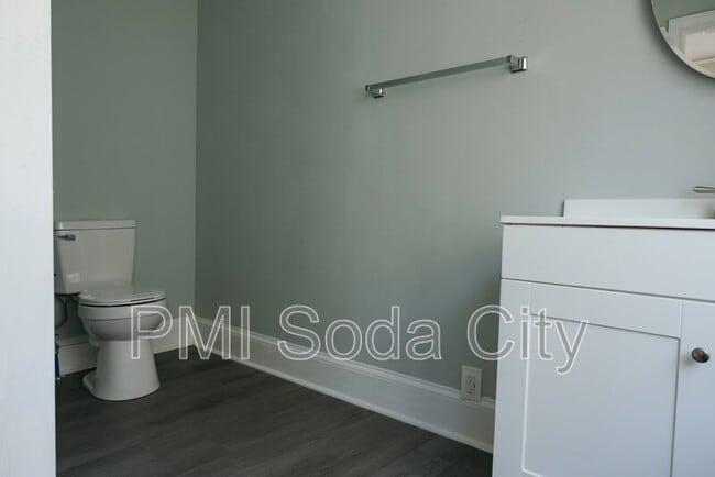 Building Photo - 5313 Randall Ave