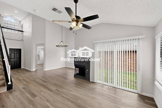 Building Photo - MOVE IN READY - 3BED/2.5BATH - CARROLLTON ...