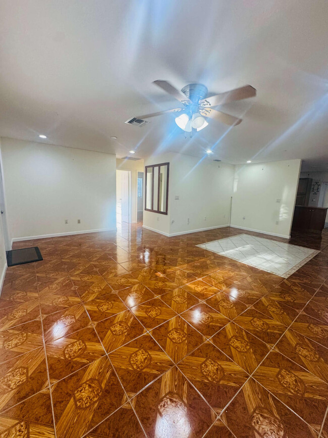 Building Photo - 782 Orchid Dr