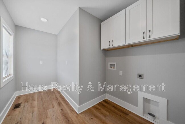 Building Photo - 7847 US-41