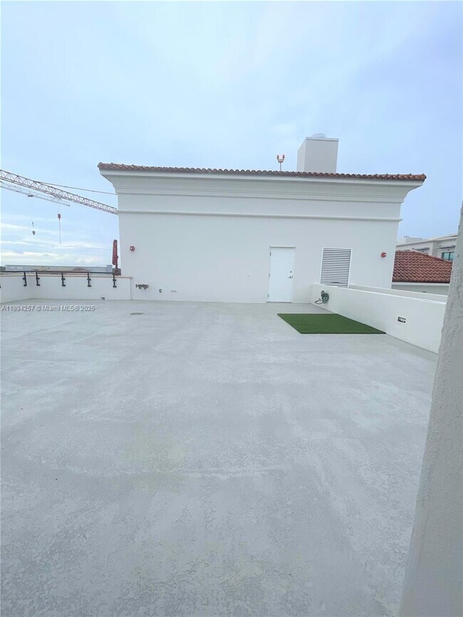 Building Photo - 4100 Salzedo St