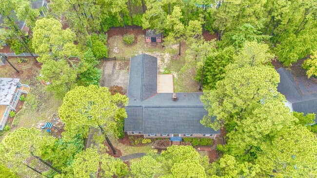 Building Photo - 120 Fox Hunt Ln