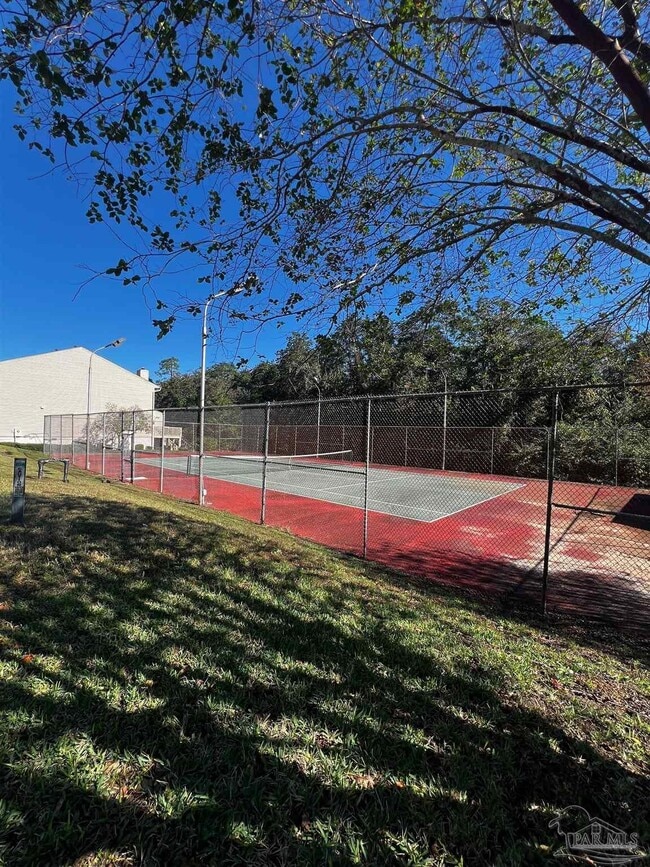 Building Photo - 923 Brookside Pl