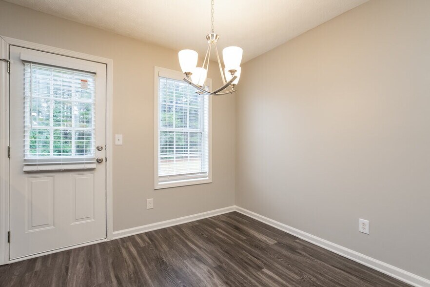 Building Photo - 3391 Kittery Dr SW