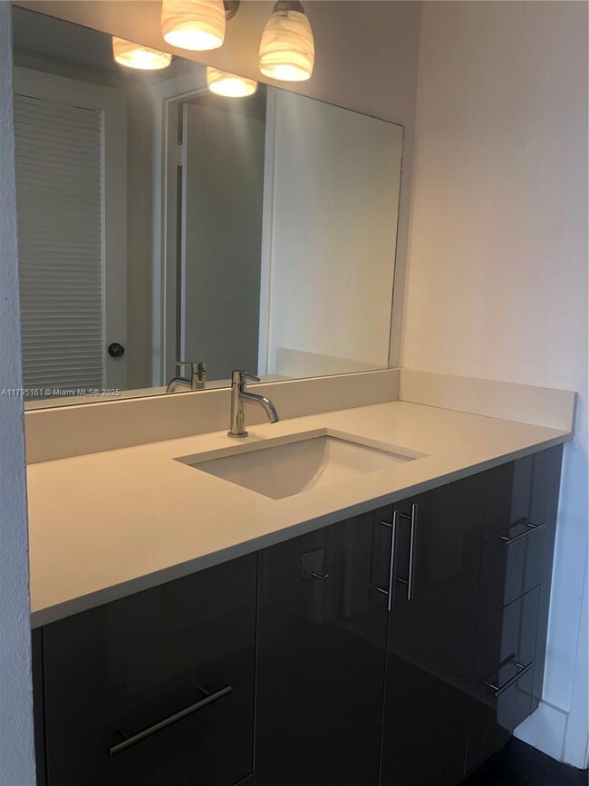 Building Photo - 18081 Biscayne Blvd