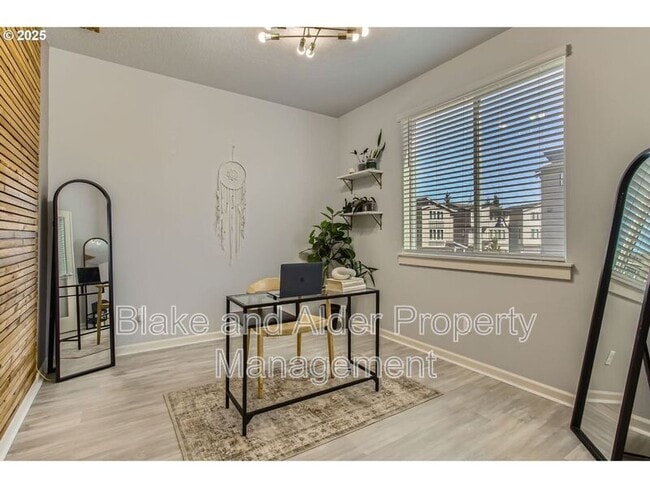 Building Photo - 12357 SE Goali Ct