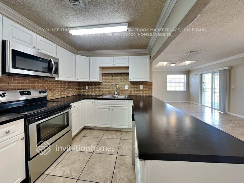 Building Photo - 13701 SW 14th St