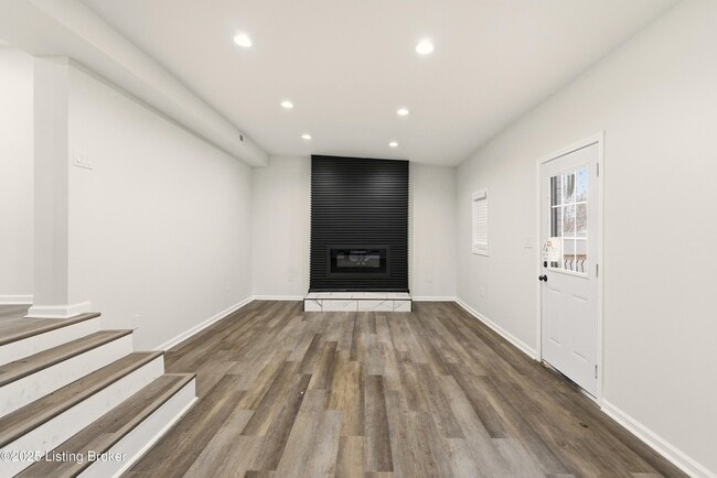 Building Photo - 702 Gheens Ave