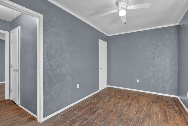 Building Photo - 2918 S Dallas St