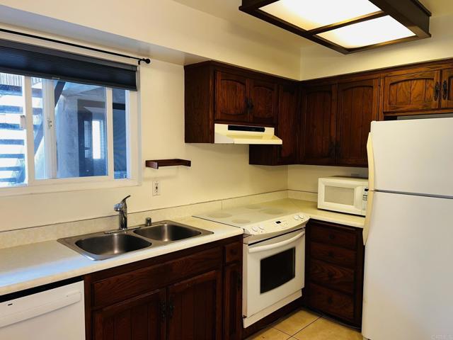 Building Photo - 159 Redwood Ave