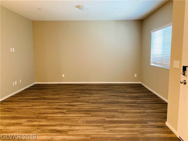 Building Photo - Amazing 2 story townhouse for lease!