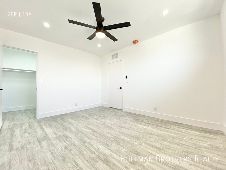 Building Photo - 121 S Carondelet St