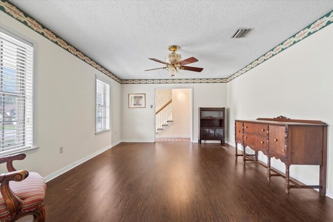 Building Photo - 676 Hermitage Trail