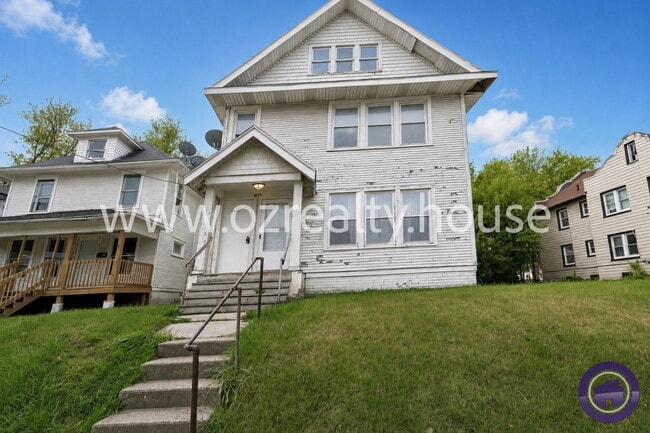 Building Photo - 3241 Cherry St