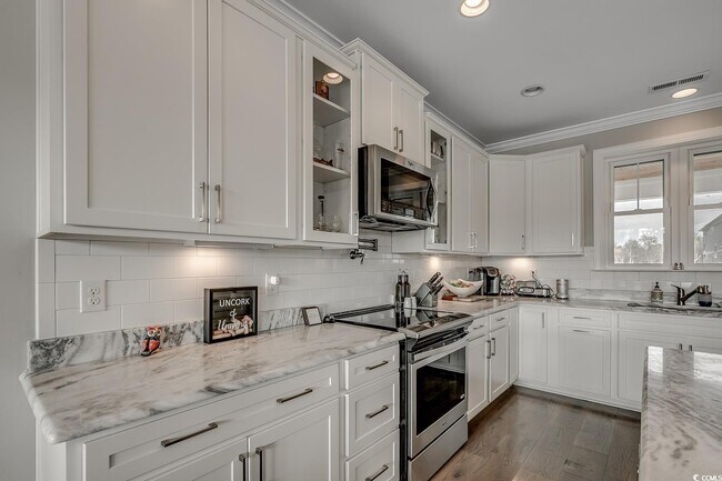 Building Photo - 455 Harbour View Dr