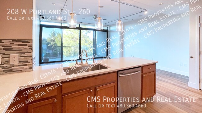 Building Photo - 208 W Portland St