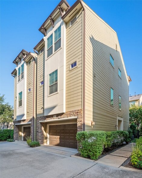 Building Photo - 2423 Beall St