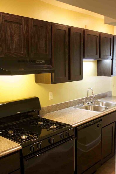 Kitchen - 221 W 38th St