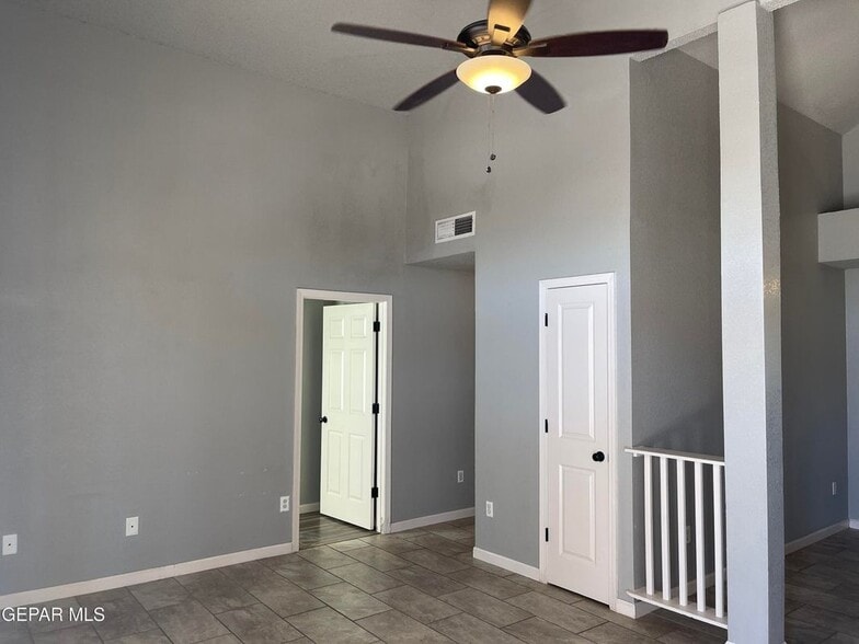 Building Photo - 656 Orchid Dr