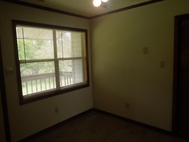 Building Photo - Timberlake  Apartments