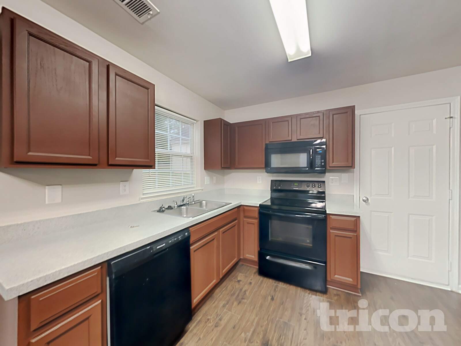 Building Photo - 310 Winding Canyon Dr