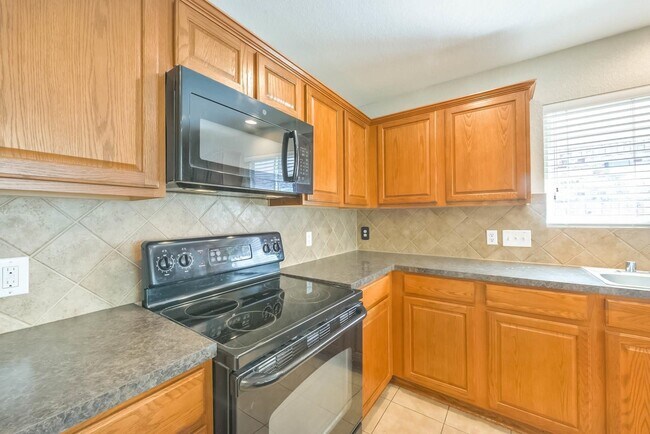Building Photo - 21115 Amber Crossing Dr